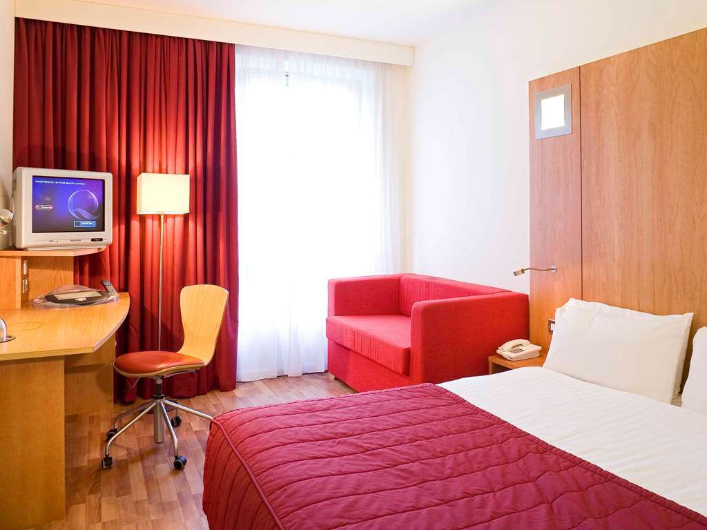 Ibis Bristol Temple Meads Otel Oda fotoğraf